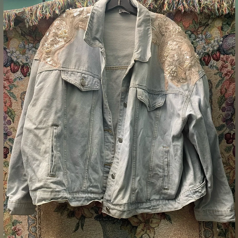 Jean jacket - Picture 1 of 5
